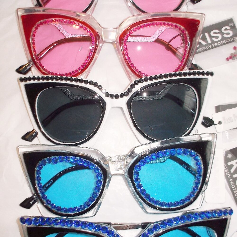 SUNGLASSES CATEYE STYLE IN 5 DIFFERENT COLORWAYS WITH RHINESTONES